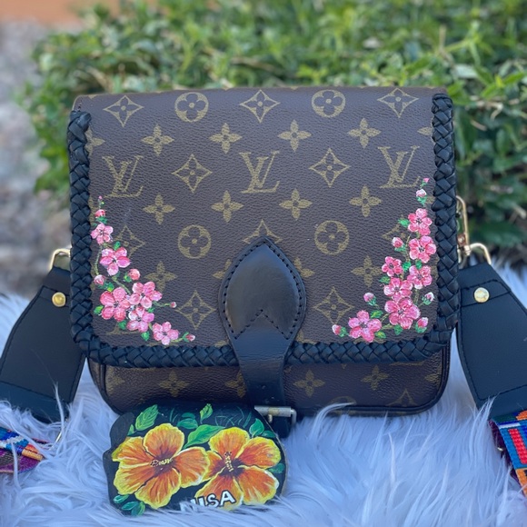 Louis Vuitton Handbags - 🌸ART🌸LOUIS VUITTON Crossbody MM